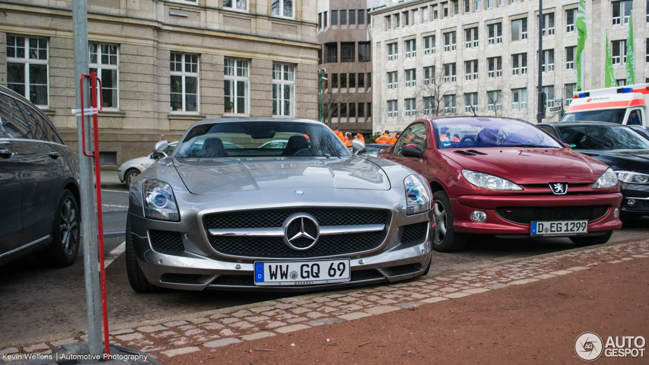 Mercedes-Benz SLS AMG