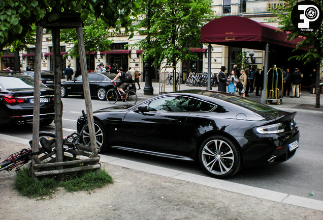 Aston Martin V12 Vantage