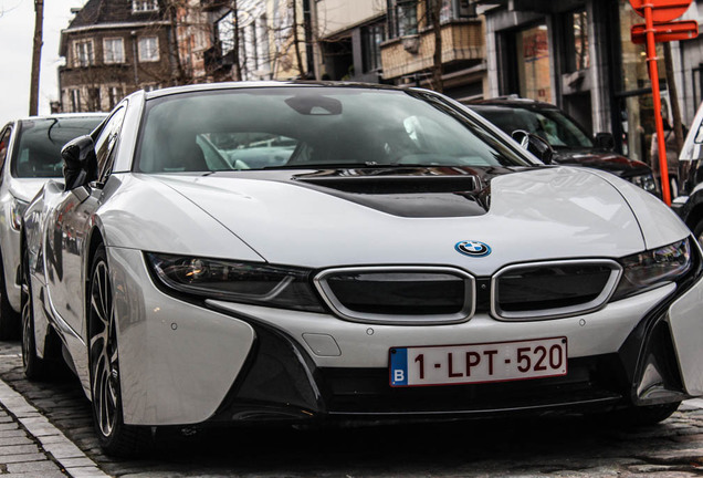 BMW i8