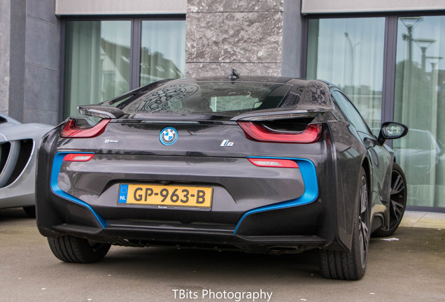 BMW i8