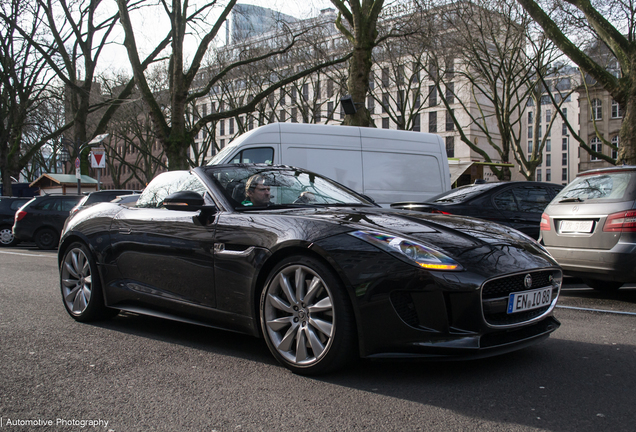 Jaguar F-TYPE S V8 Convertible