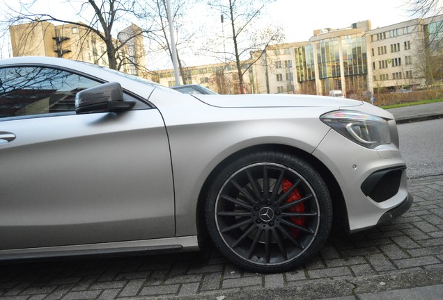 Mercedes-Benz CLA 45 AMG C117