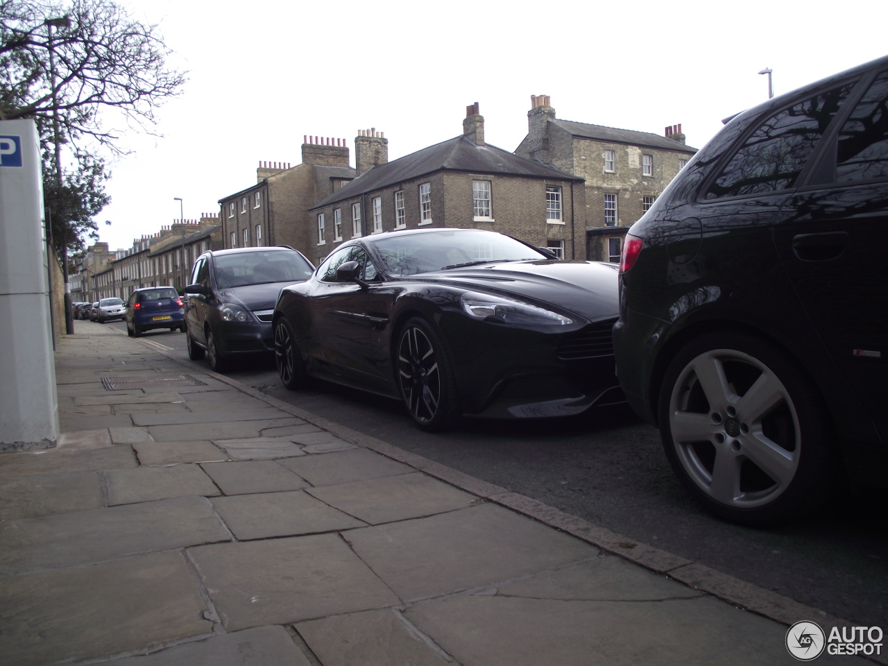 Aston Martin Vanquish 2015 Carbon Black Edition