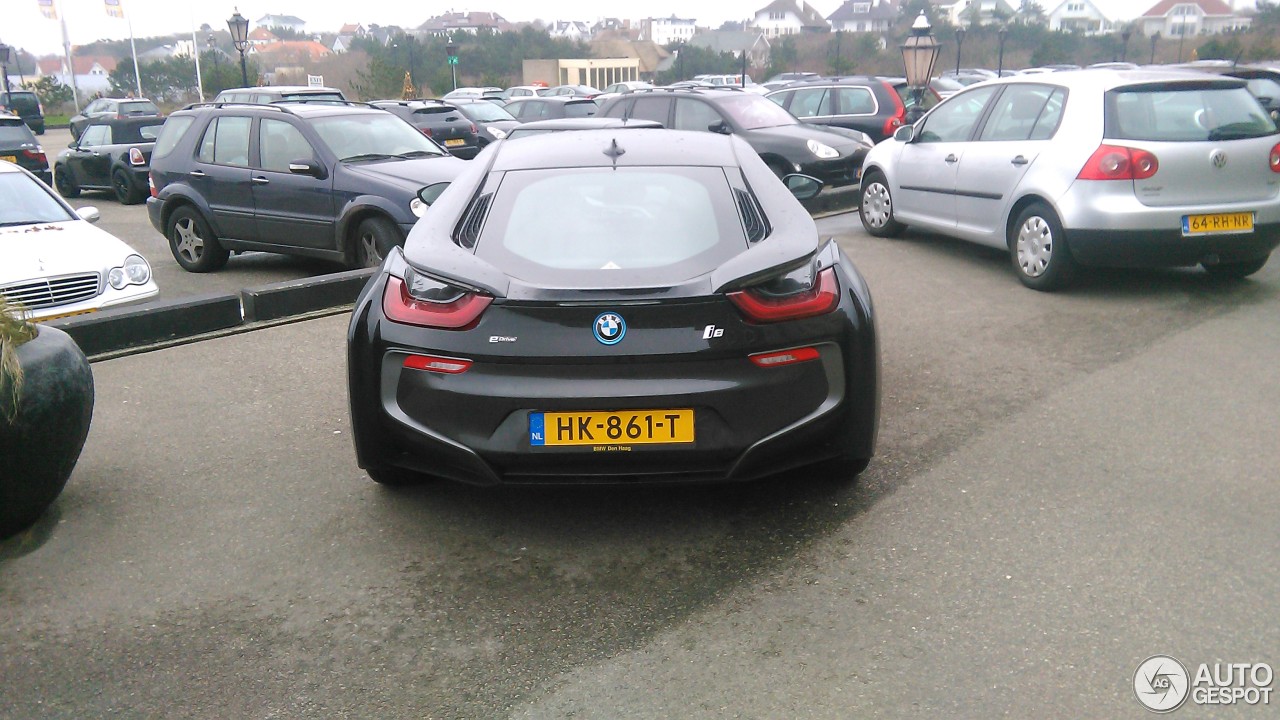 BMW i8