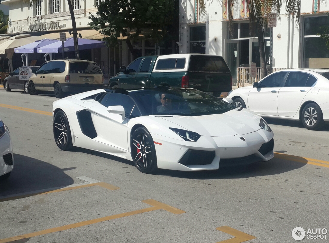 Lamborghini Aventador LP700-4 Roadster