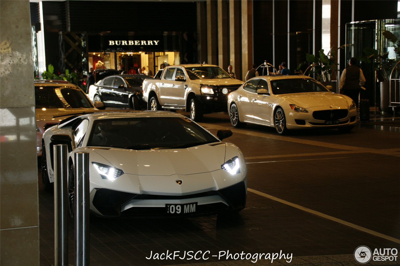 Lamborghini Aventador LP750-4 SuperVeloce