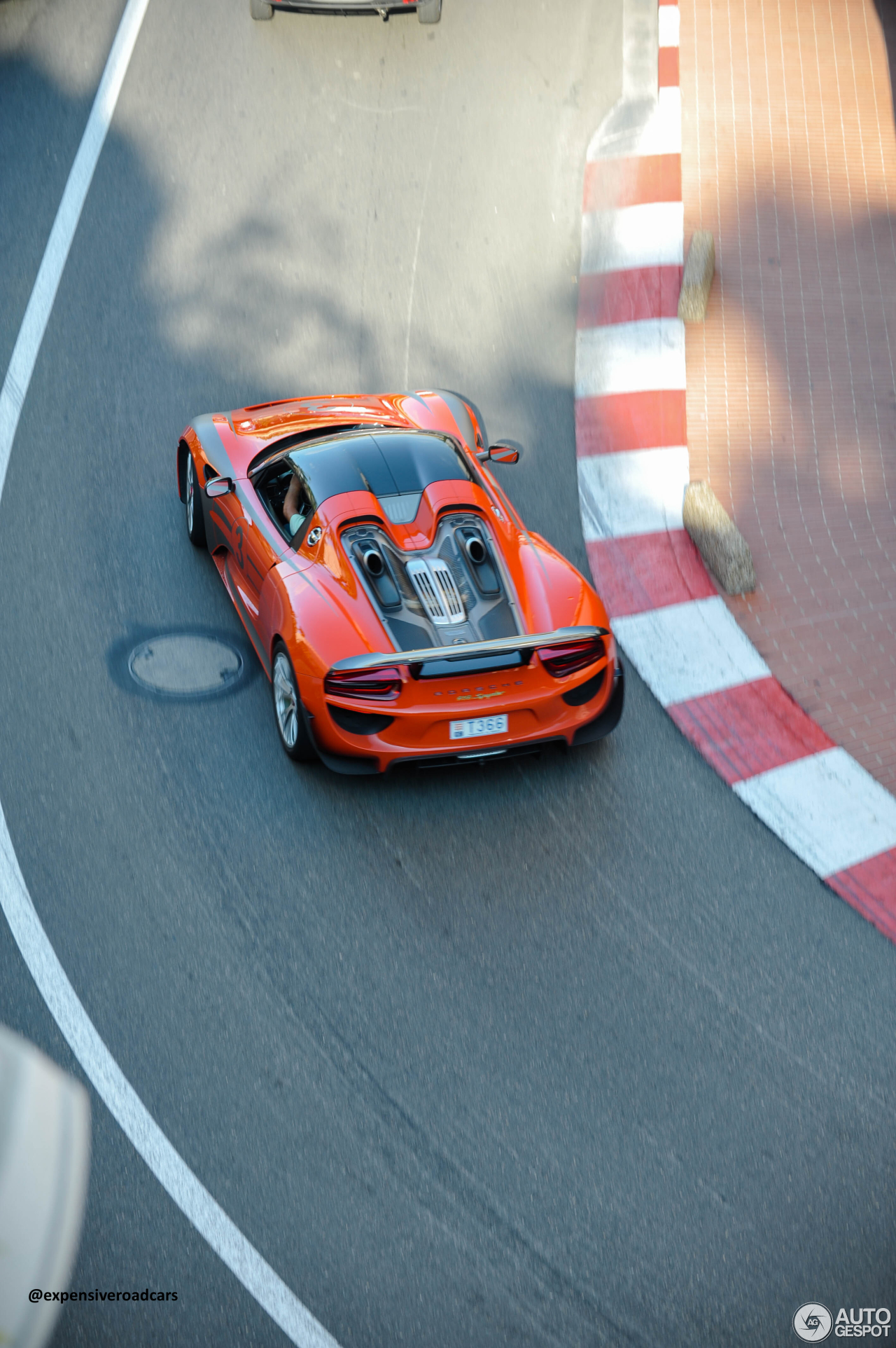 Porsche 918 Spyder Weissach Package