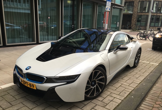 BMW i8