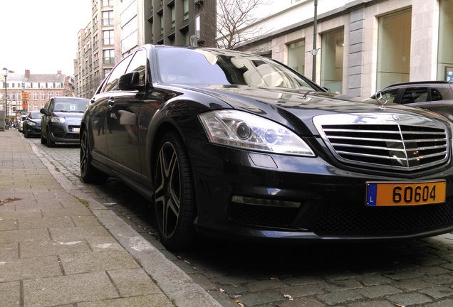 Mercedes-Benz S 63 AMG W221 2011