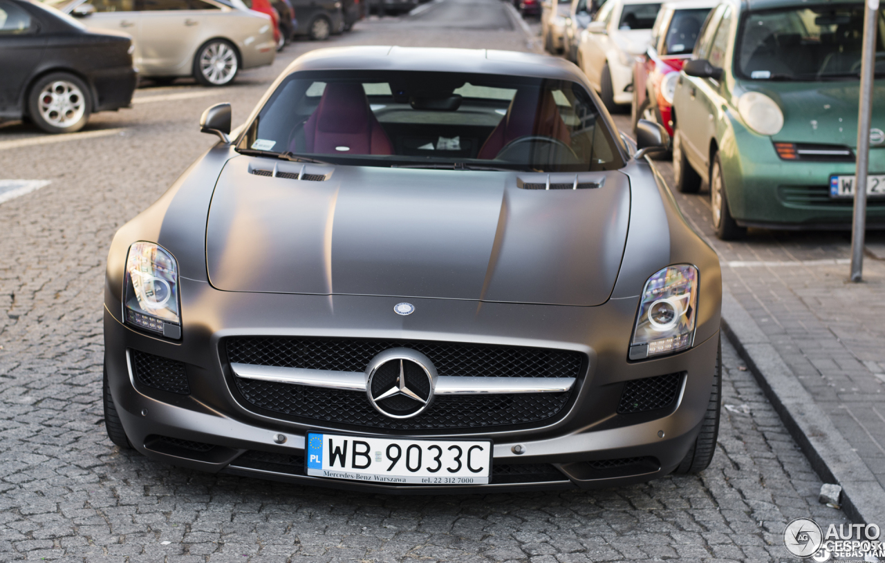 Mercedes-Benz SLS AMG