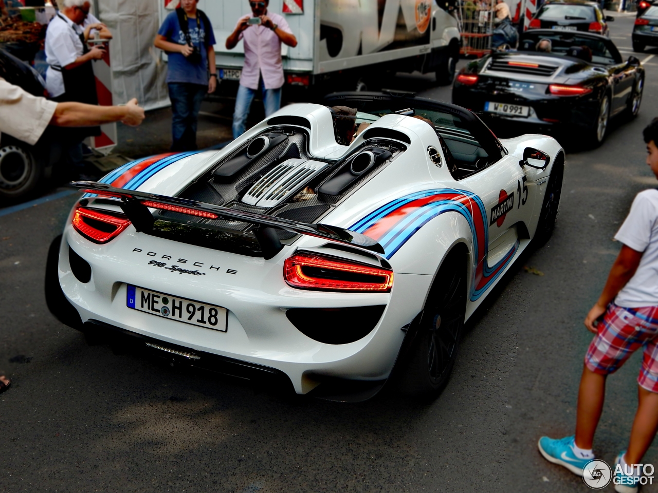 Porsche 918 Spyder Weissach Package