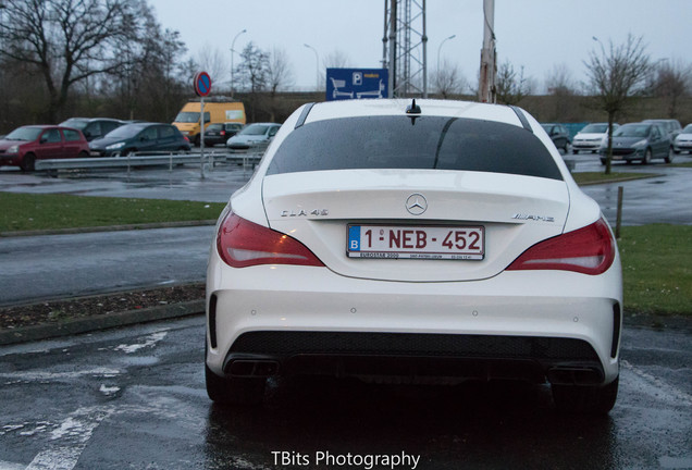 Mercedes-Benz CLA 45 AMG C117