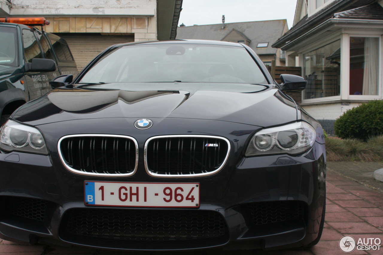 BMW M5 F10 2011