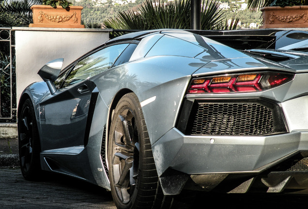 Lamborghini Aventador LP700-4 Roadster