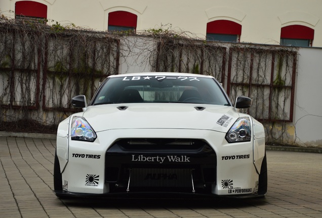 Nissan GT-R 2011 Liberty Walk Widebody