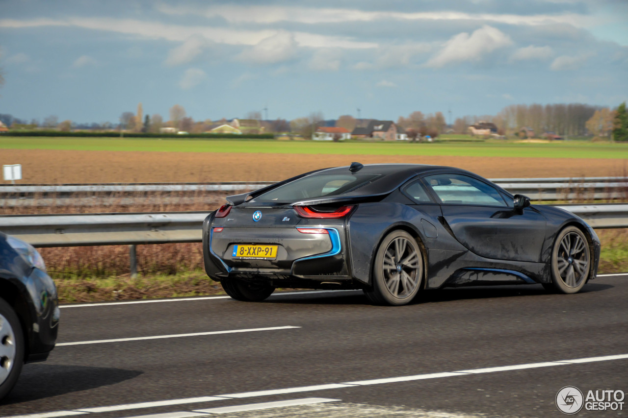 BMW i8