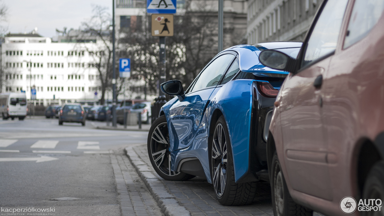 BMW i8