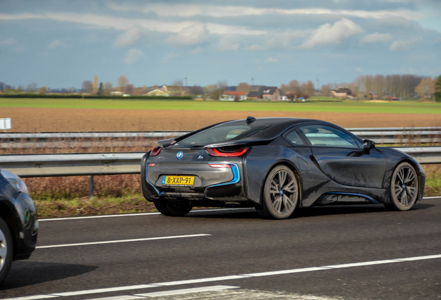 BMW i8