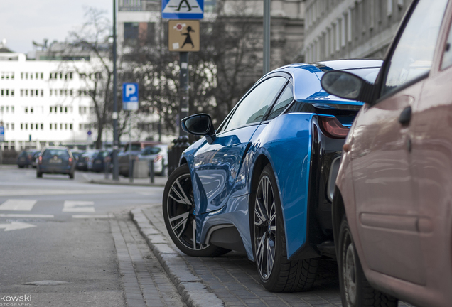 BMW i8