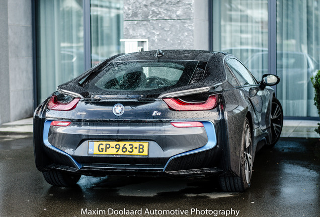 BMW i8