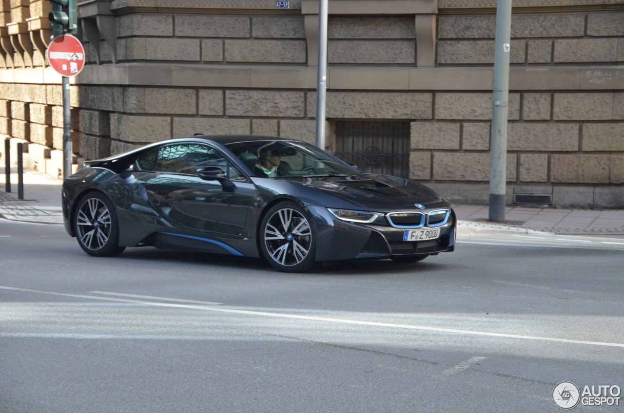 BMW i8