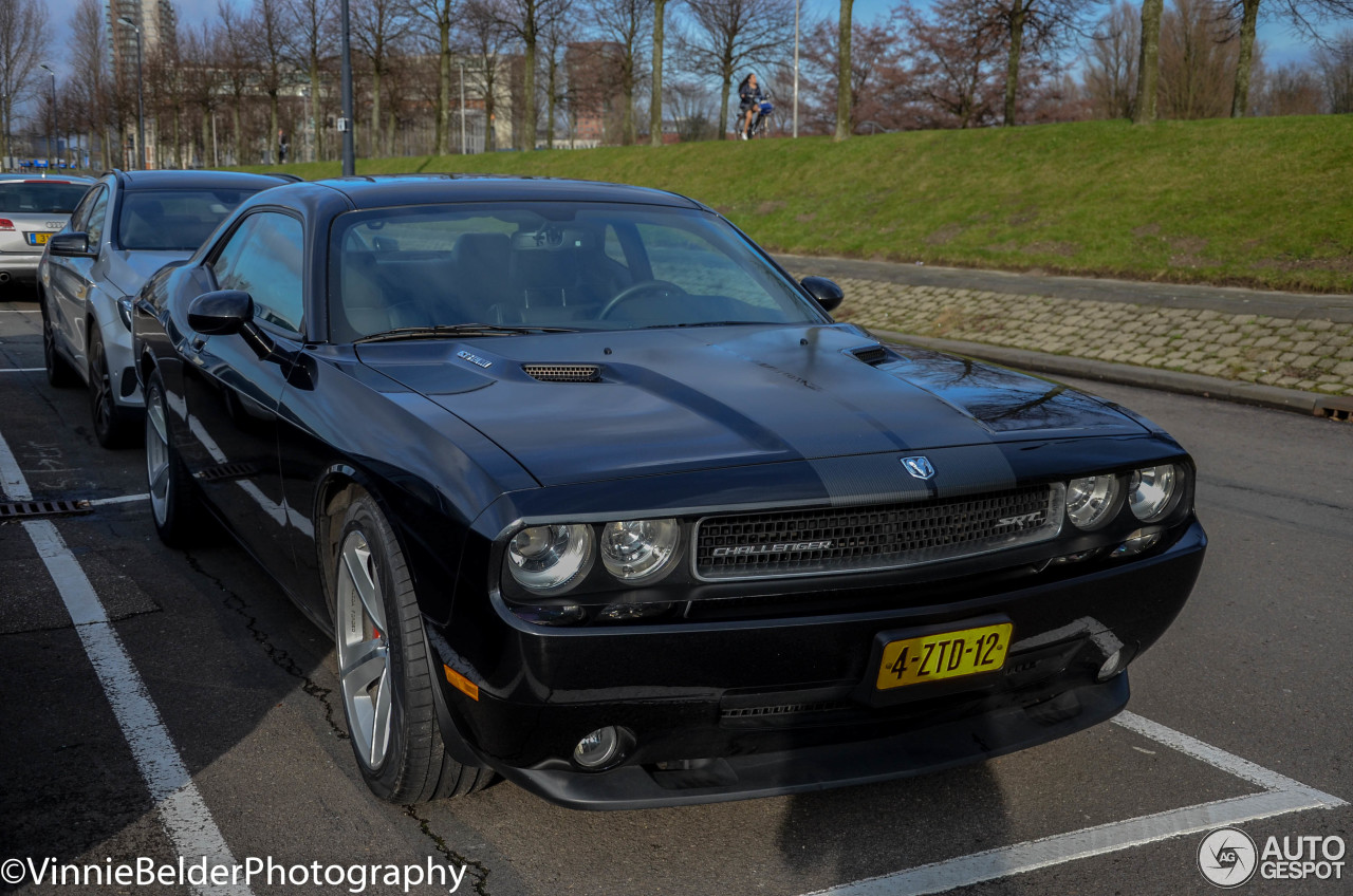 Dodge Challenger SRT-8