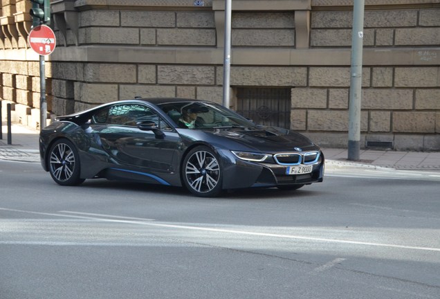 BMW i8