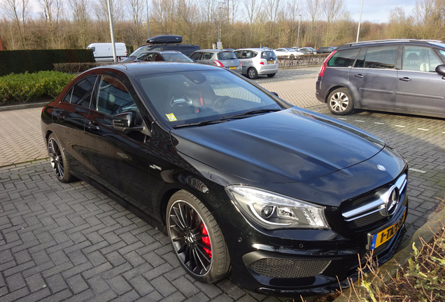 Mercedes-Benz CLA 45 AMG C117