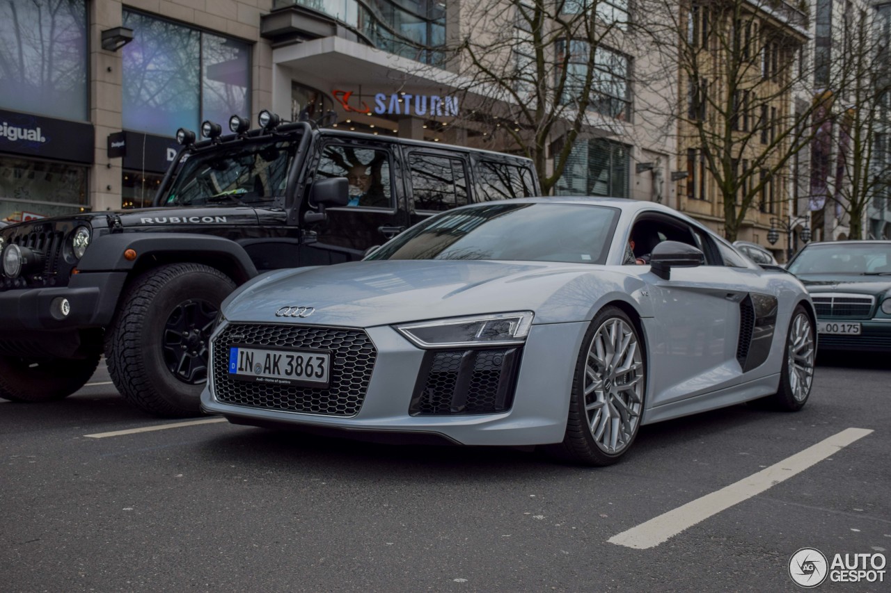 Audi R8 V10 Plus 2015