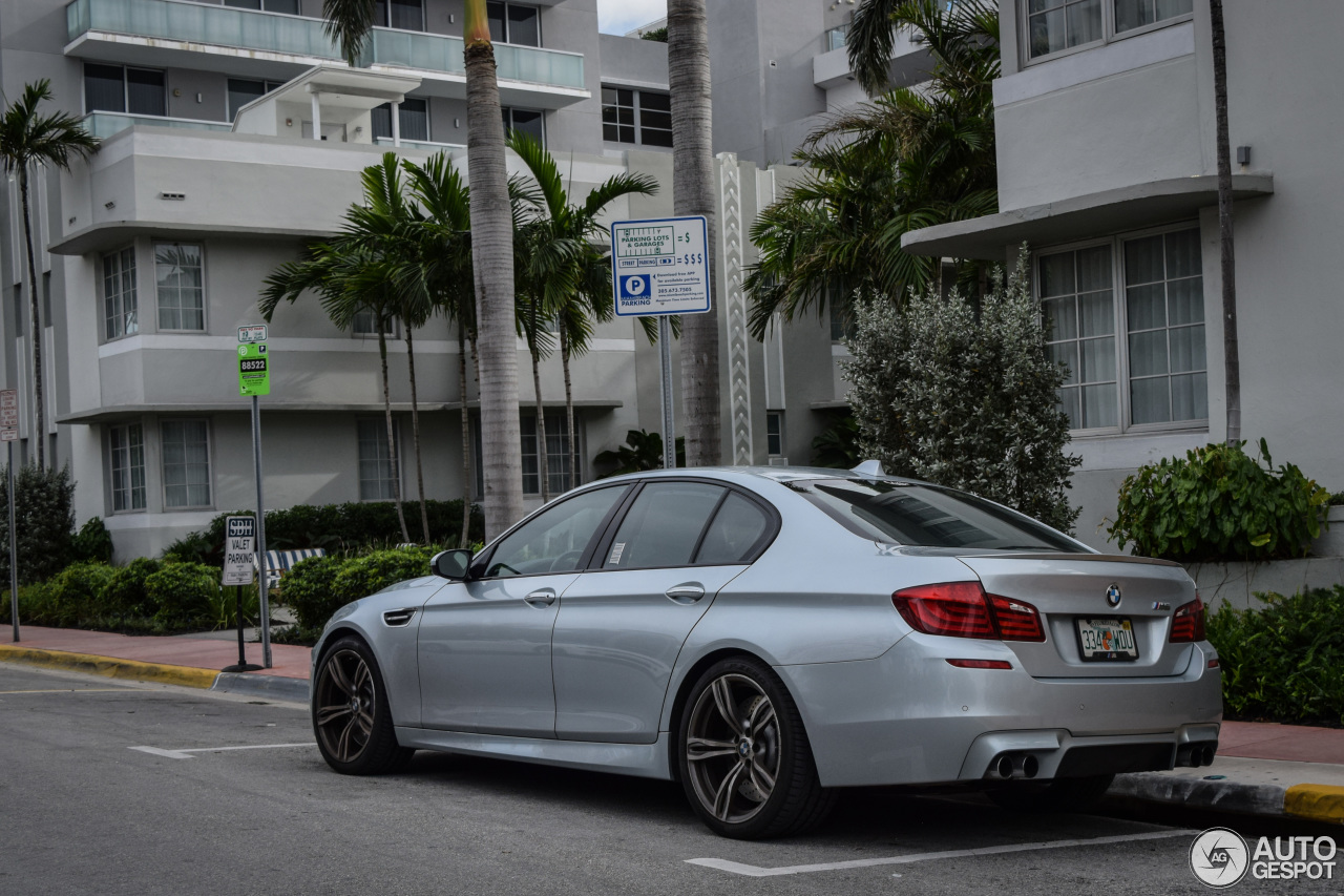 BMW M5 F10 2011