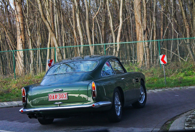 Aston Martin DB4