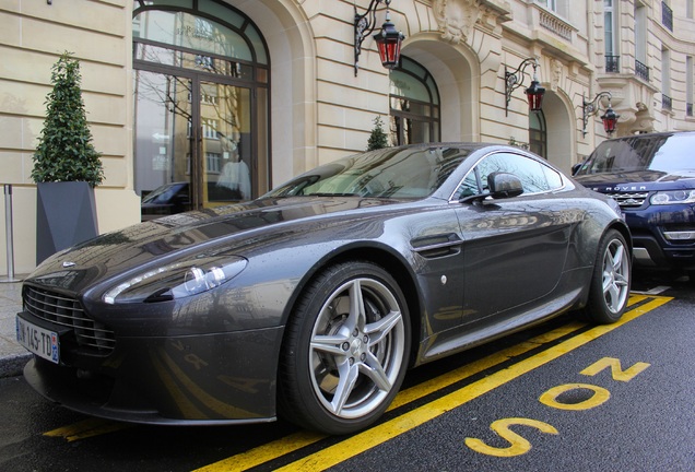 Aston Martin V8 Vantage 2012