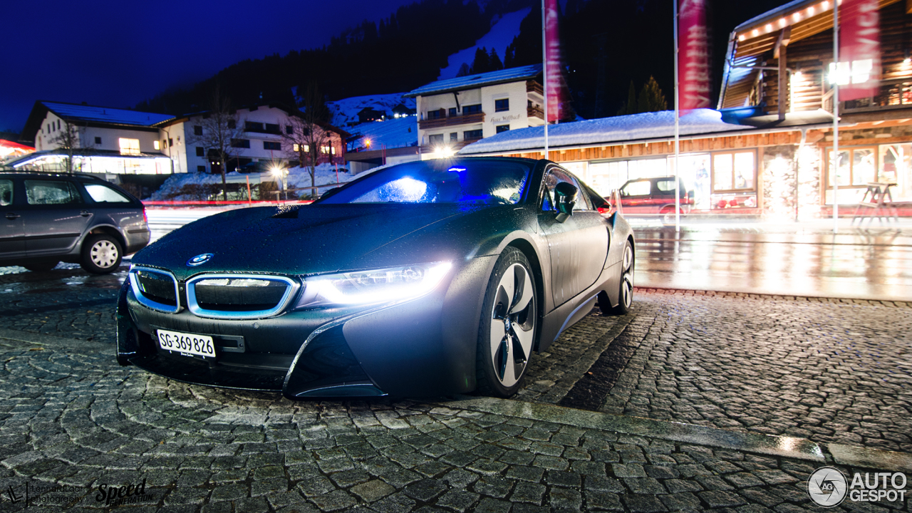 BMW i8