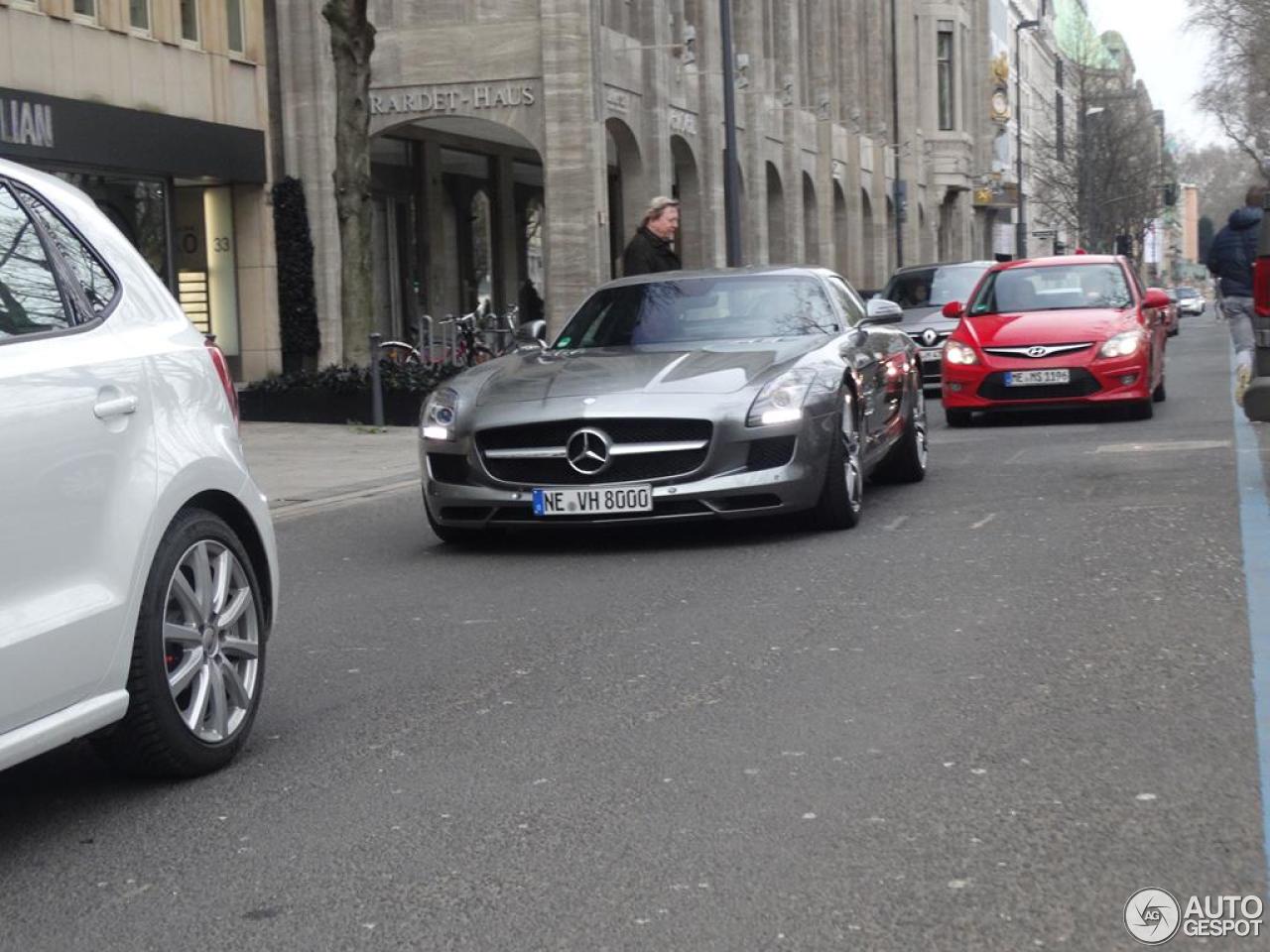 Mercedes-Benz SLS AMG