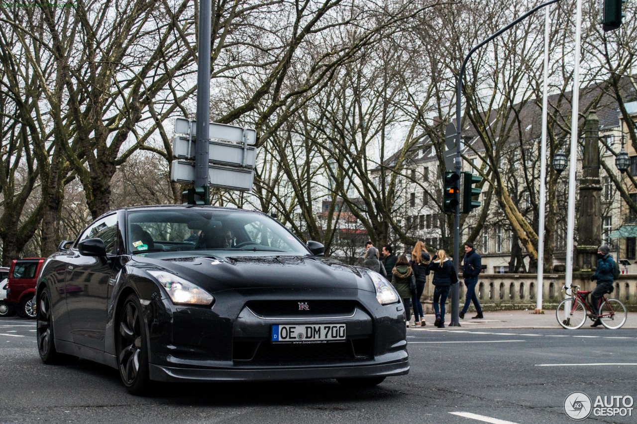 Nissan GT-R