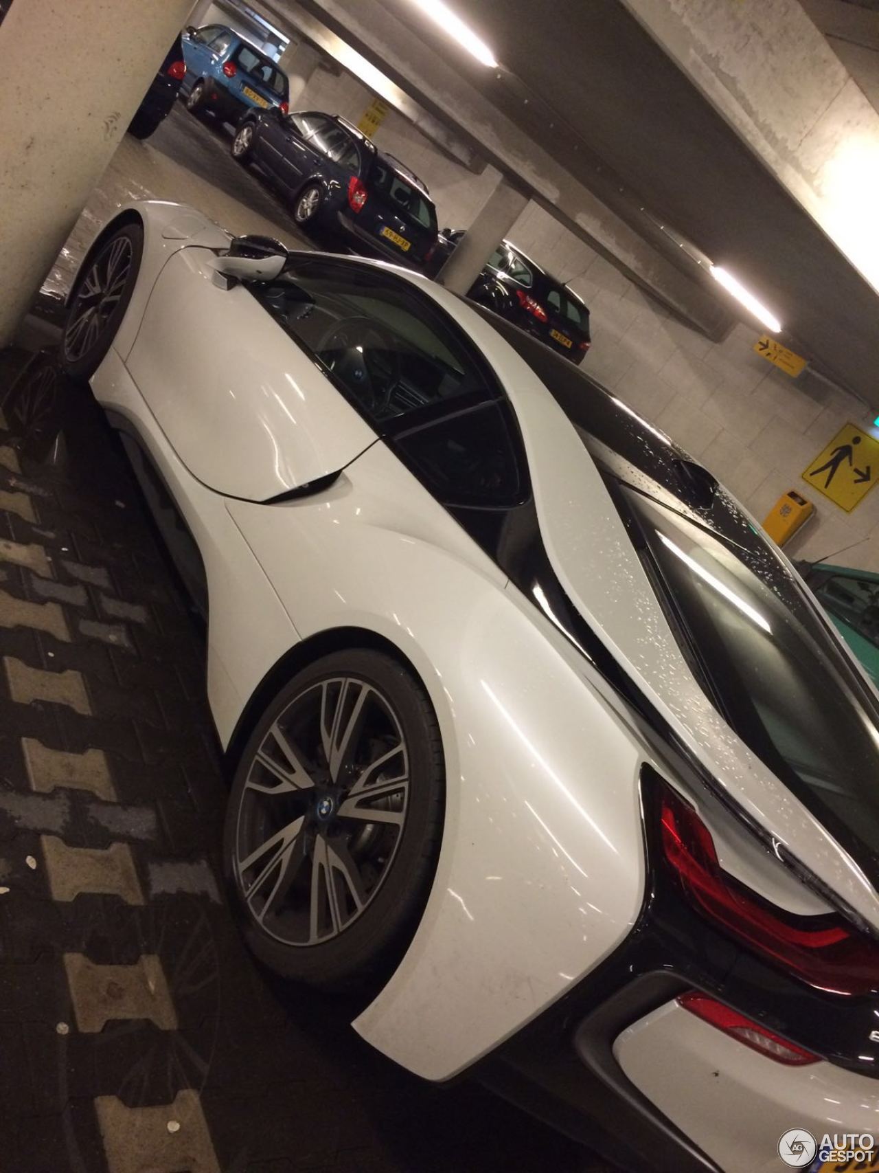 BMW i8