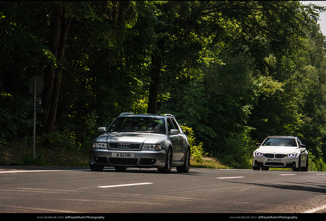 Audi RS4 Avant B5