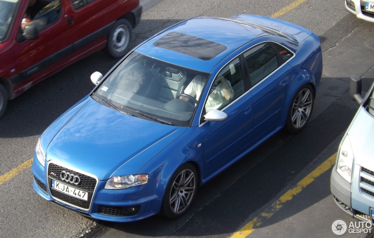 Audi RS4 Sedan