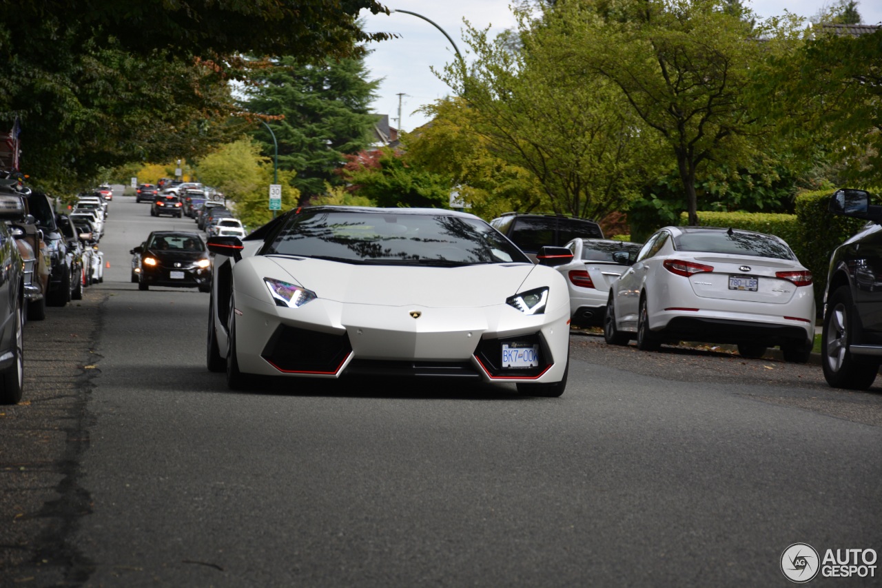 Lamborghini Aventador LP700-4 Pirelli Edition