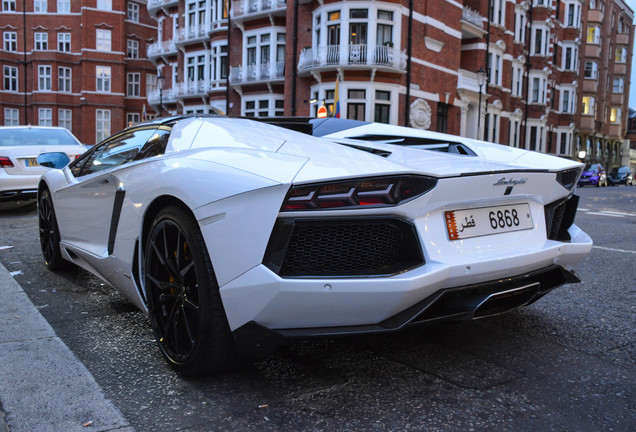 Lamborghini Aventador LP700-4 Roadster