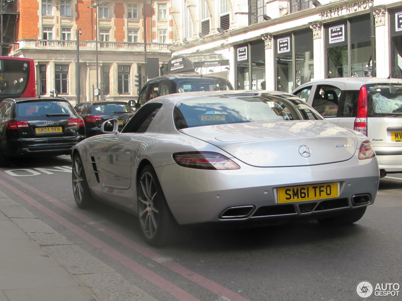 Mercedes-Benz SLS AMG