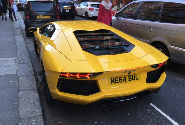 Lamborghini Aventador LP700-4