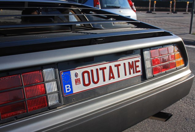 DeLorean DMC-12