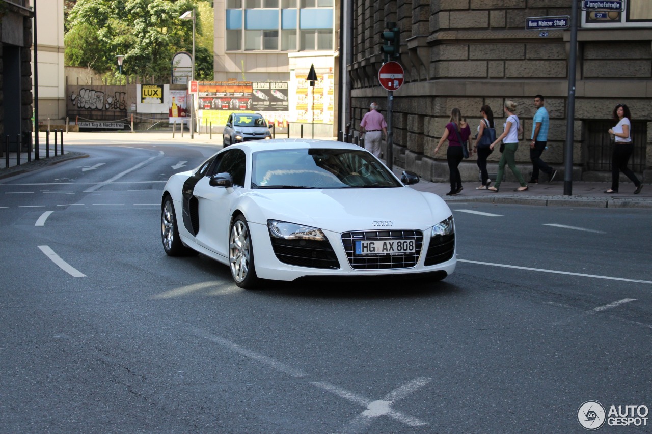 Audi R8 V10