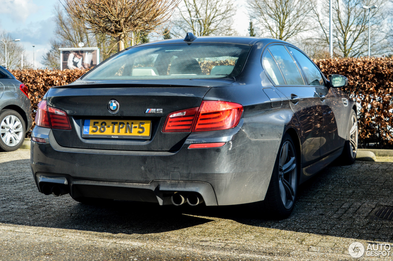 BMW M5 F10 2011