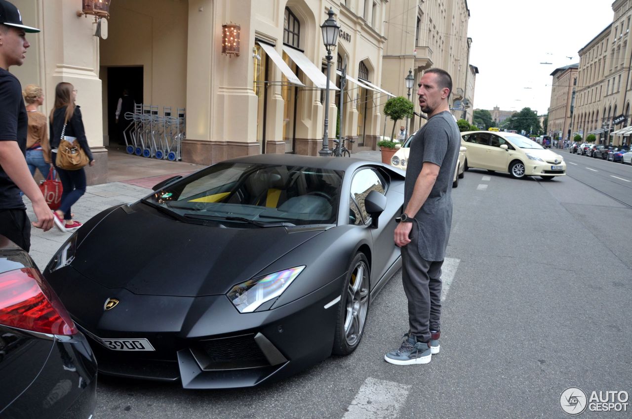 Lamborghini Aventador LP700-4