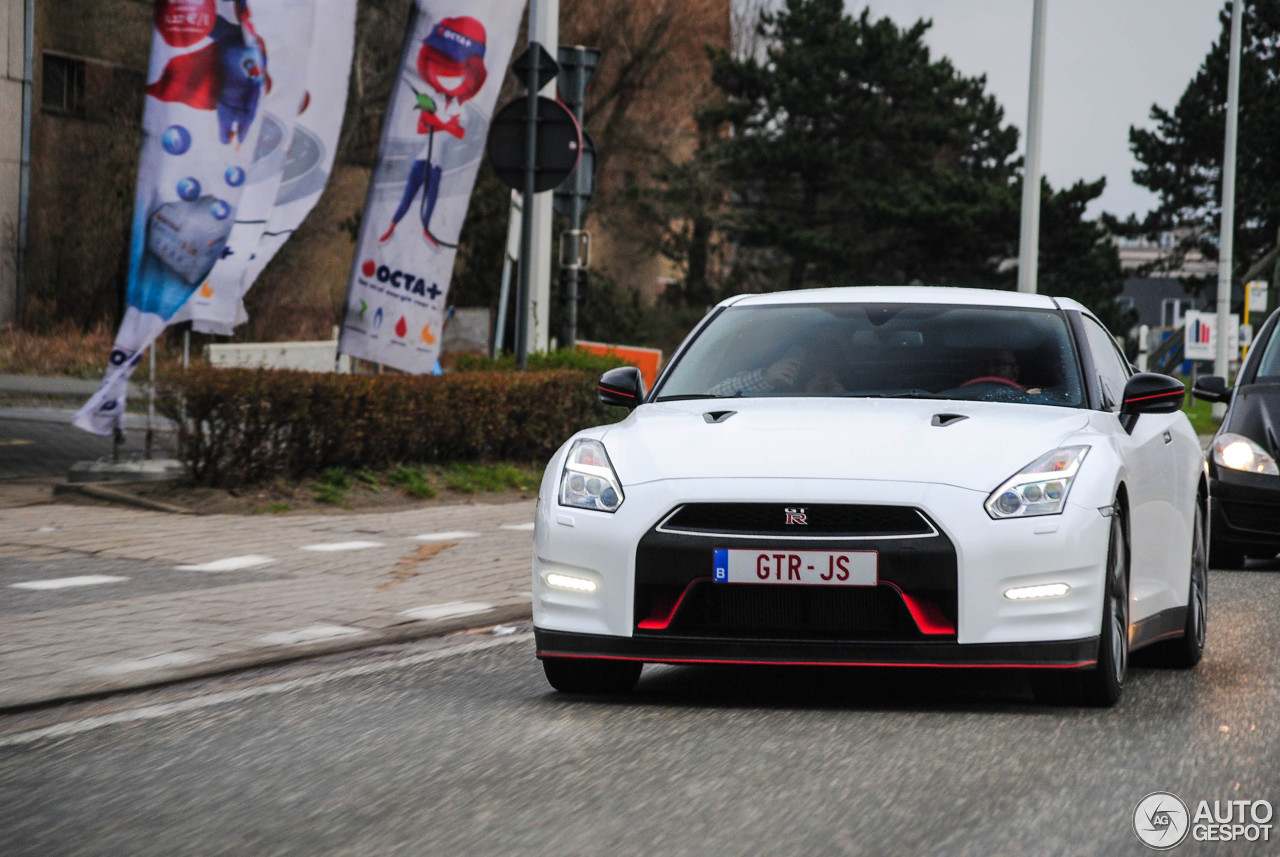 Nissan GT-R 2015