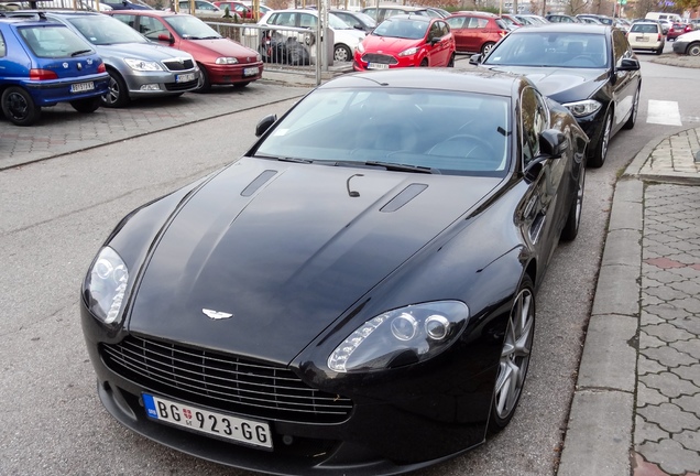 Aston Martin V8 Vantage 2012