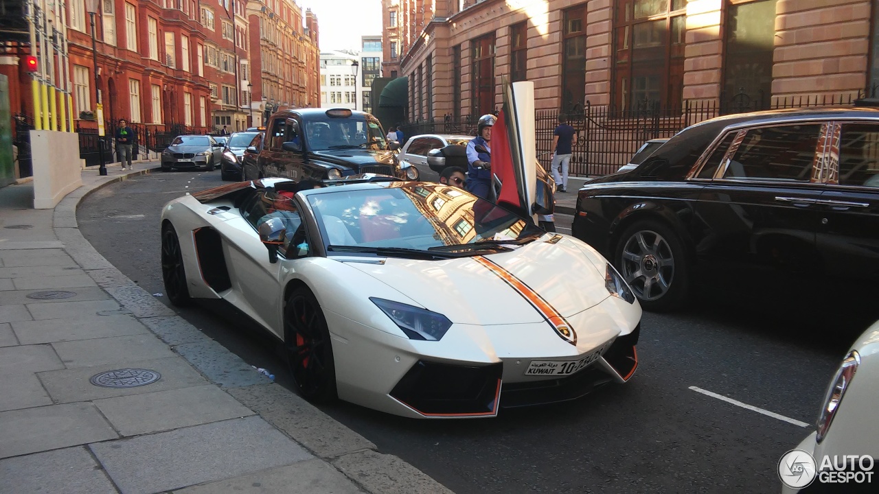 Lamborghini Aventador LP700-4 Roadster