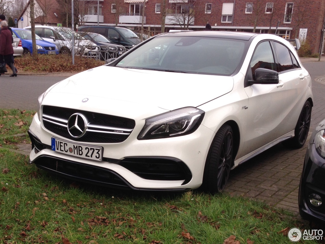 Mercedes-AMG A 45 W176 2015